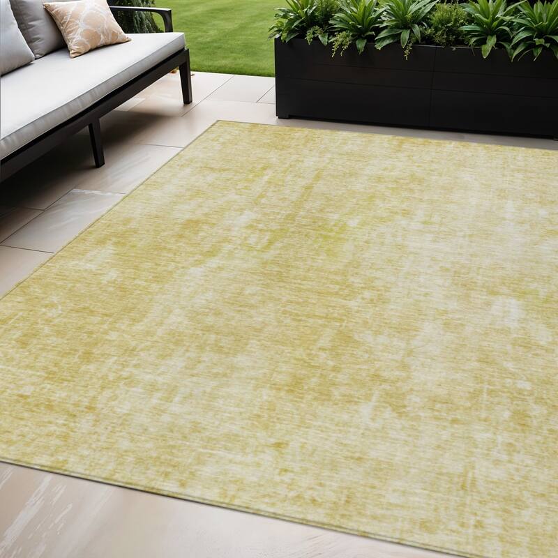 HomeRoots Abstract Transitional Rectangle Outdoor Rug - 5' X 8'