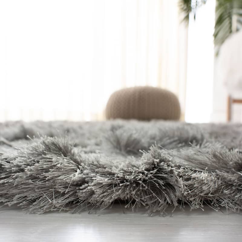 SAFAVIEH Handmade Ocean Shag Lyse Glam 2.5-inch Thick Rug