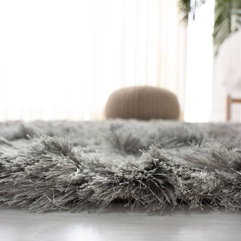 SAFAVIEH Handmade Ocean Shag Lyse Glam 2.5-inch Thick Rug