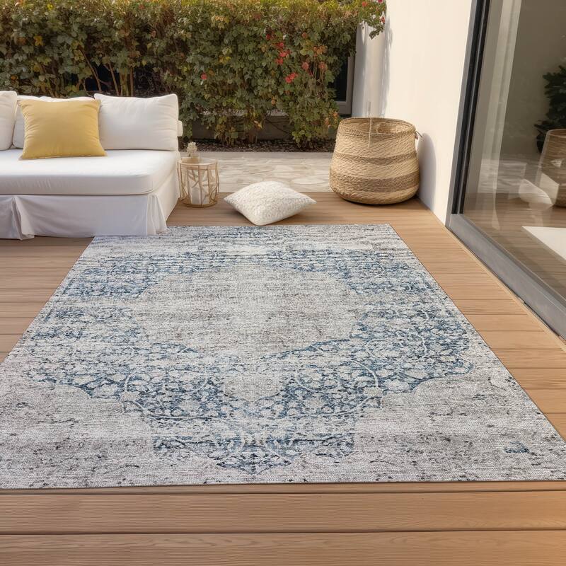 Machine Washable Indoor/ Outdoor Vintage Traditional Chantille Rug