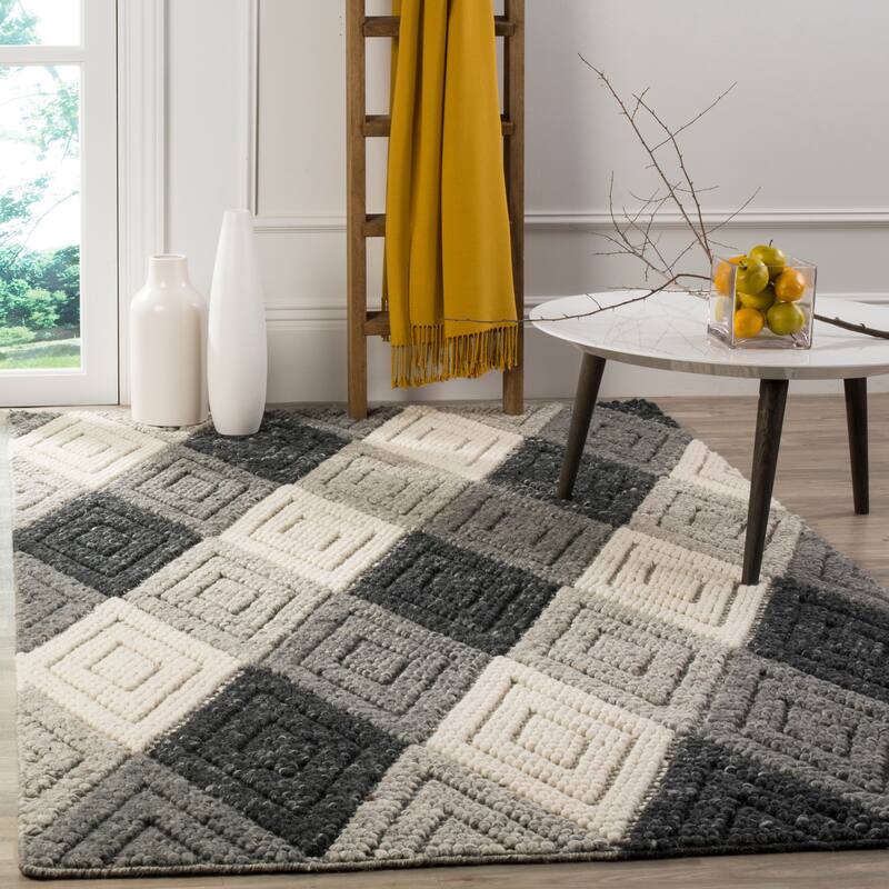 SAFAVIEH Natura Edita Handmade Wool Rug - 5' x 8' - Anthracite