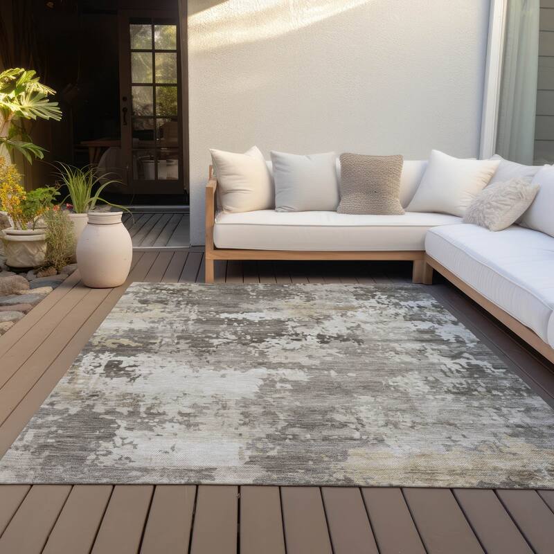Machine Washable Indoor/Outdoor Contemporary Blend Chantille Rug - Taupe - 5' x 7'6"