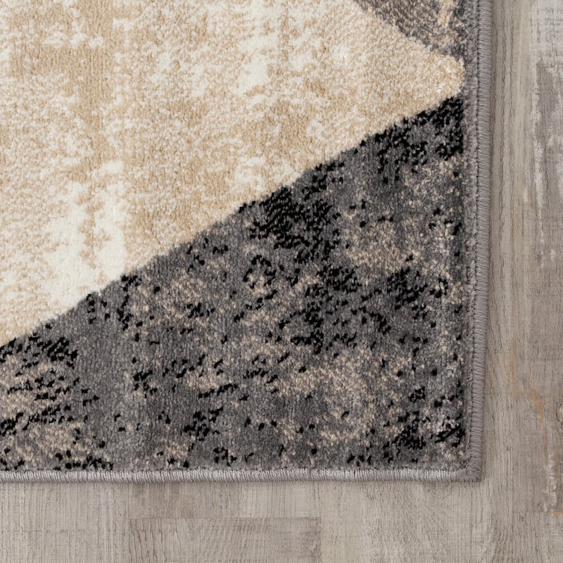 Covington Collection - Cream/Beige Distressed Triangles Rug