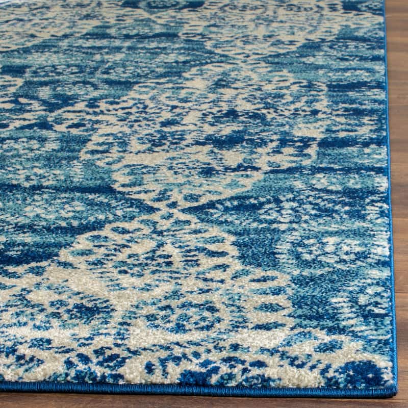 SAFAVIEH Evoke Lilliane Distressed Vintage Boho Rug