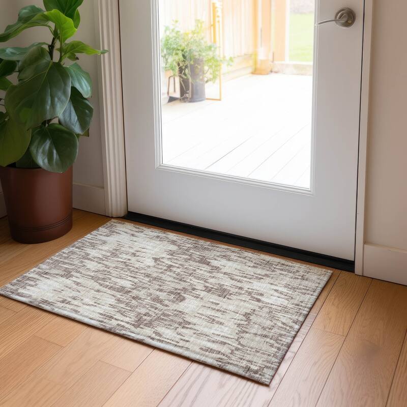 Machine Washable Indoor/ Outdoor Modern Watercolor Chantille Rug - Putty - 1'8" x 2'6"