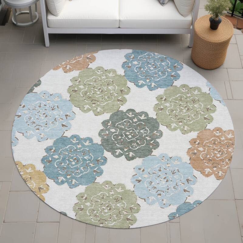 Machine Washable Indoor/ Outdoor Global Motif Chantille Rug - Seaside - 8' x 8'