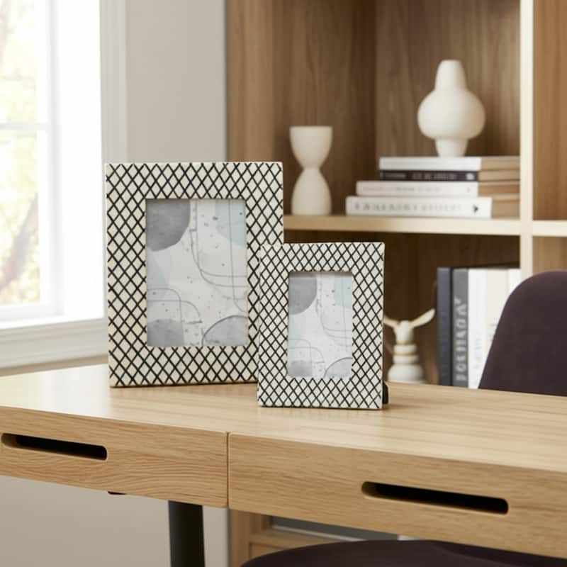 Resin Modern Picture Frame Geometric Design and Textured Detailing