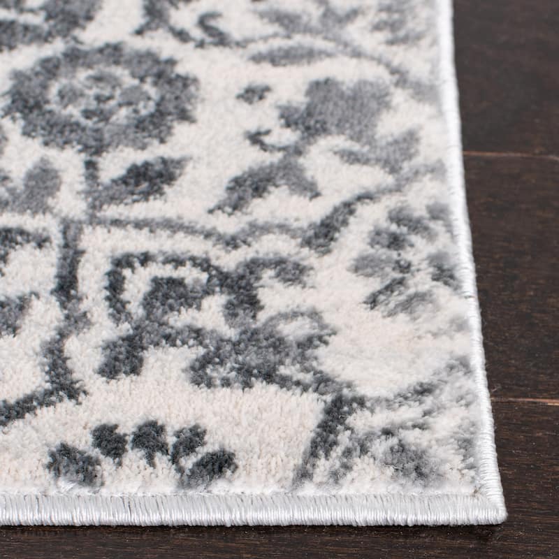 SAFAVIEH Isabella Eriona Traditional Rug