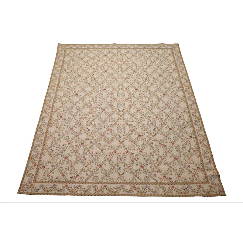 7'8''x10 Hand Woven Wool Ivory Aubusson Needlepoint Classic Floral Rug - 7' 8'' x 10'