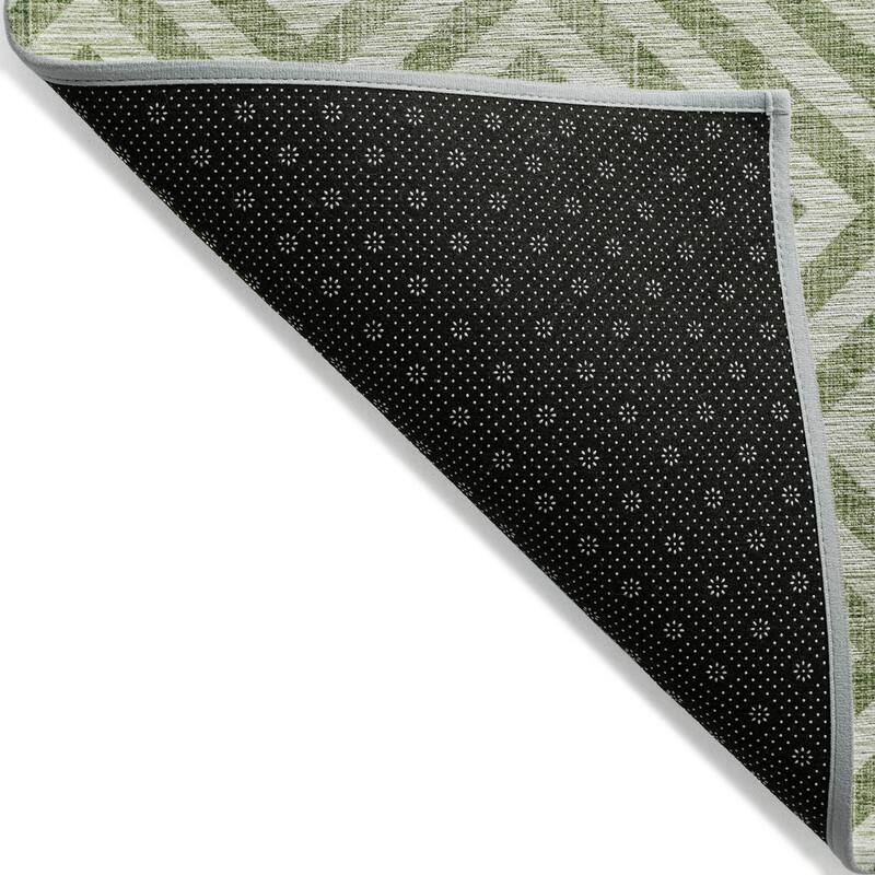 Machine Washable Indoor/ Outdoor Chantille Diamond Geo Rug