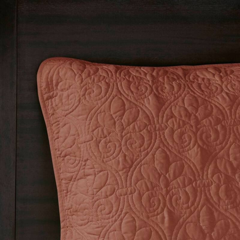 Madison Park Mansfield Reversible Oversized 3-piece Solid Texture Bedspread Quilt Set with Matching Shams