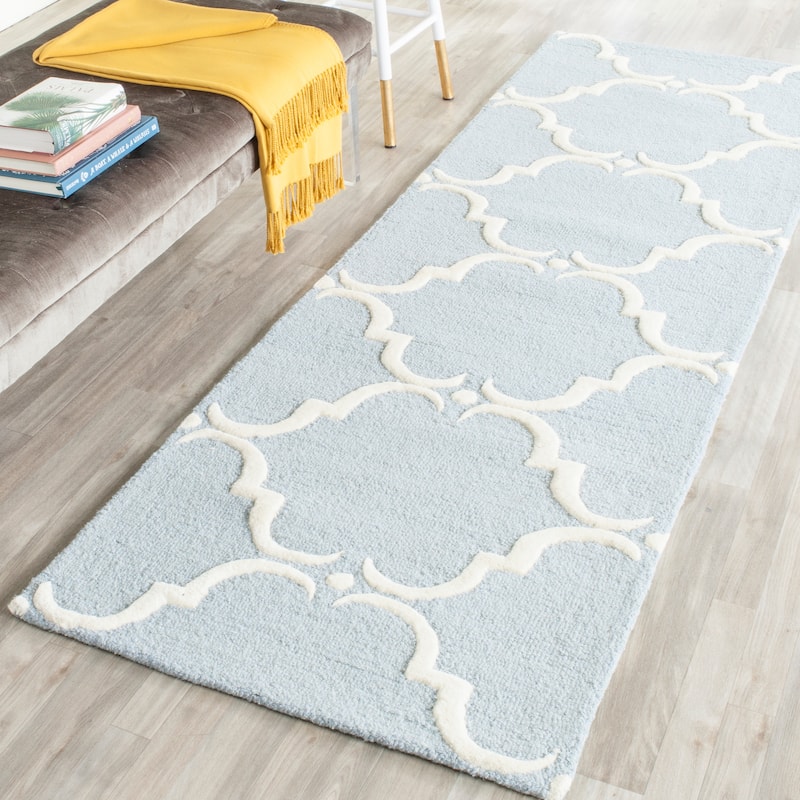 SAFAVIEH Handmade Cambridge Aygun Modern Wool Rug - 2'6" x 8' Runner - Blue/Ivory
