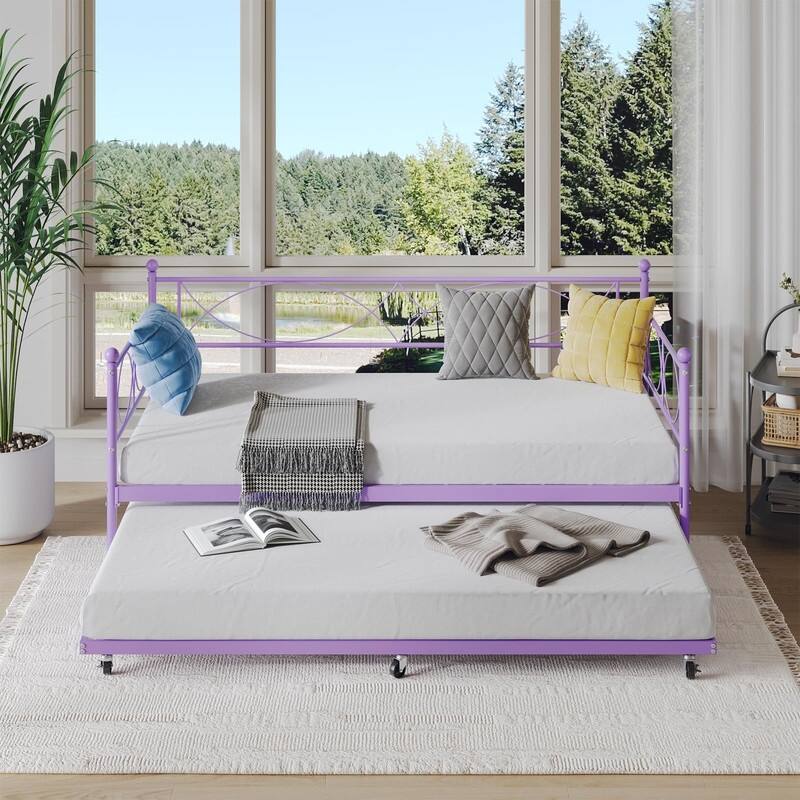 Twin Metal Daybed with Pull-Out Trundle