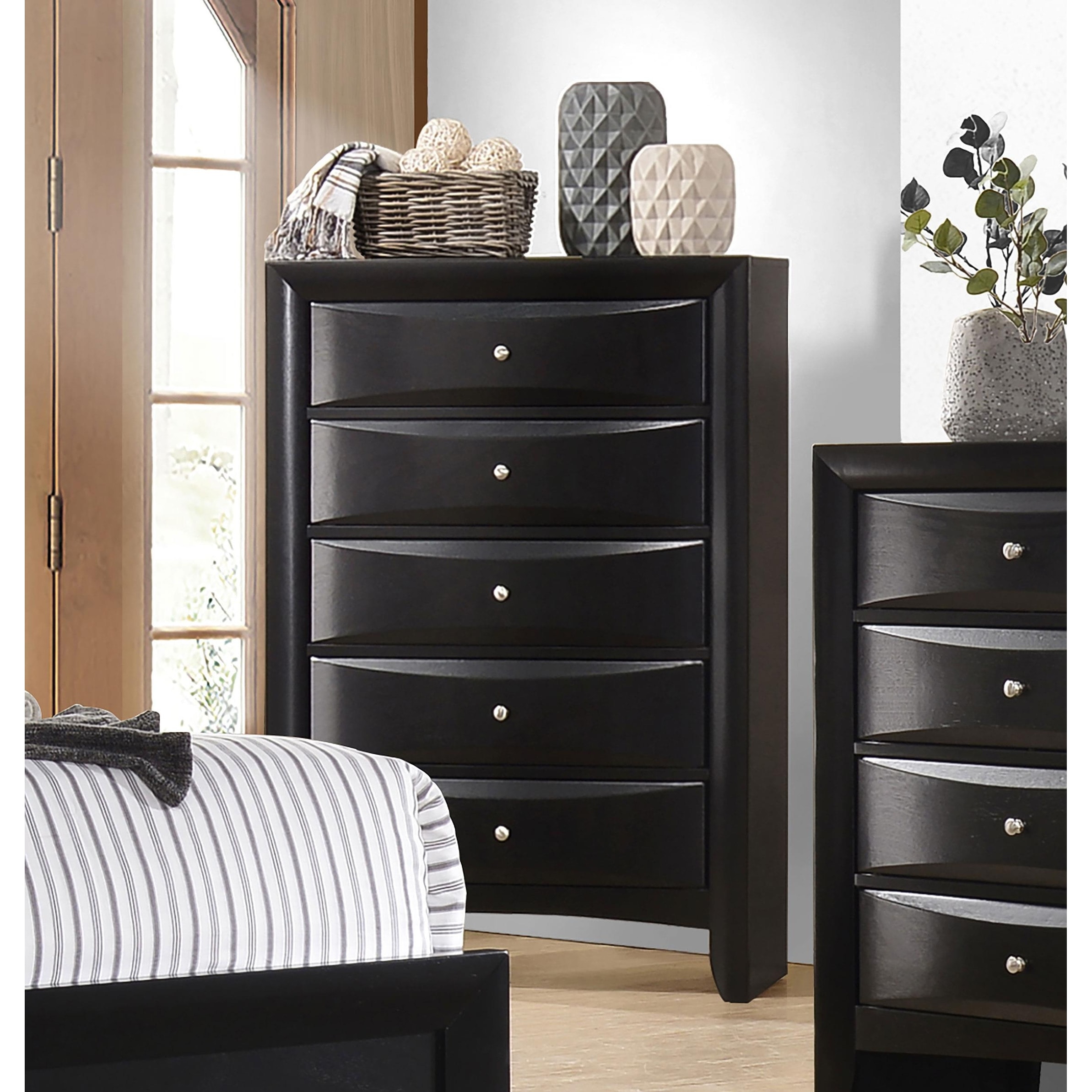Briana 5-drawer Bedroom Chest Black