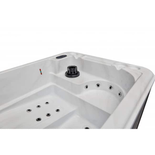 Luxury Spas Riley 3-Person Spa