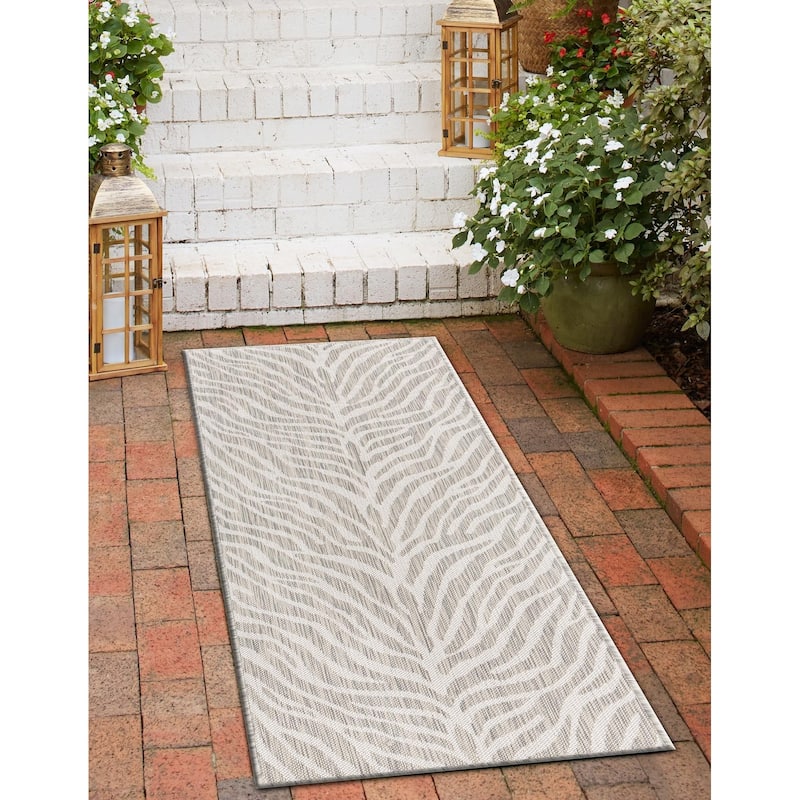 Outdoor Gallery Collection Area Rug - Gray - 2'11"x10'