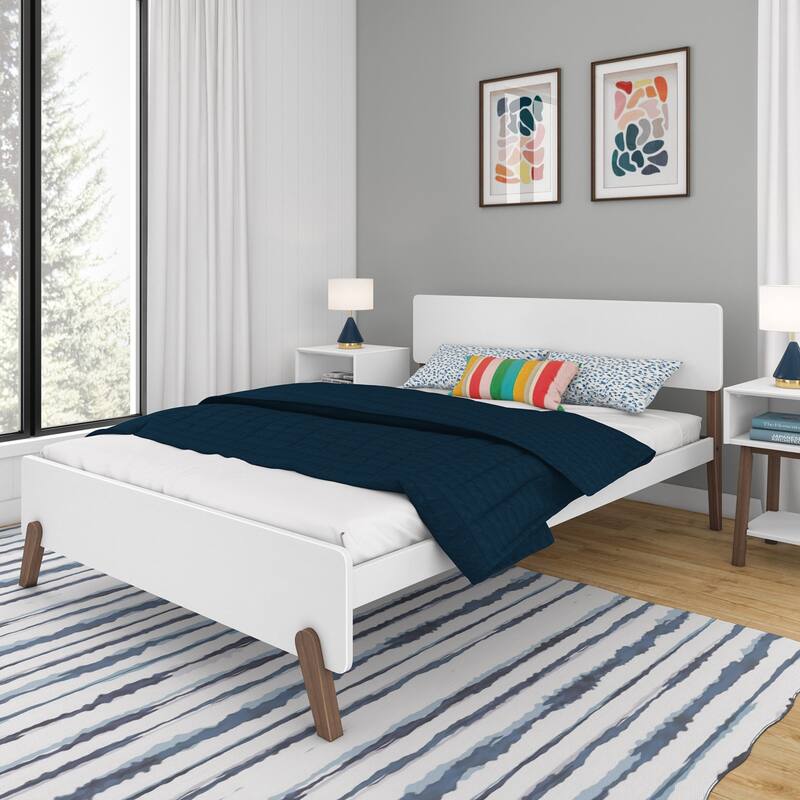 Max and Lily Mid-Century Modern Queen-Size Panel Bed - White/Walnut