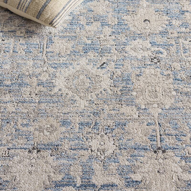 SAFAVIEH Grove Lieschen Traditional Floral Rug