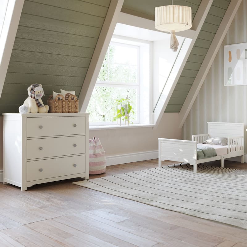 Child Craft Harmony 3-drawer Dresser with Dressing Kit