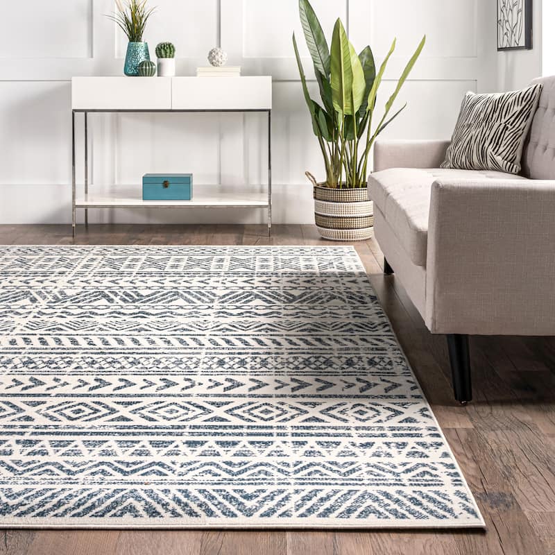 Nuloom Chloe Tribal Motif Banded Area Rug