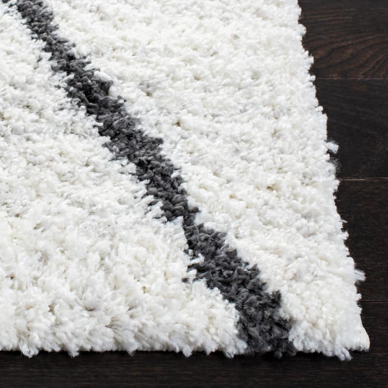 SAFAVIEH August Shag Yukine Trellis 1.26-inch Thick Rug