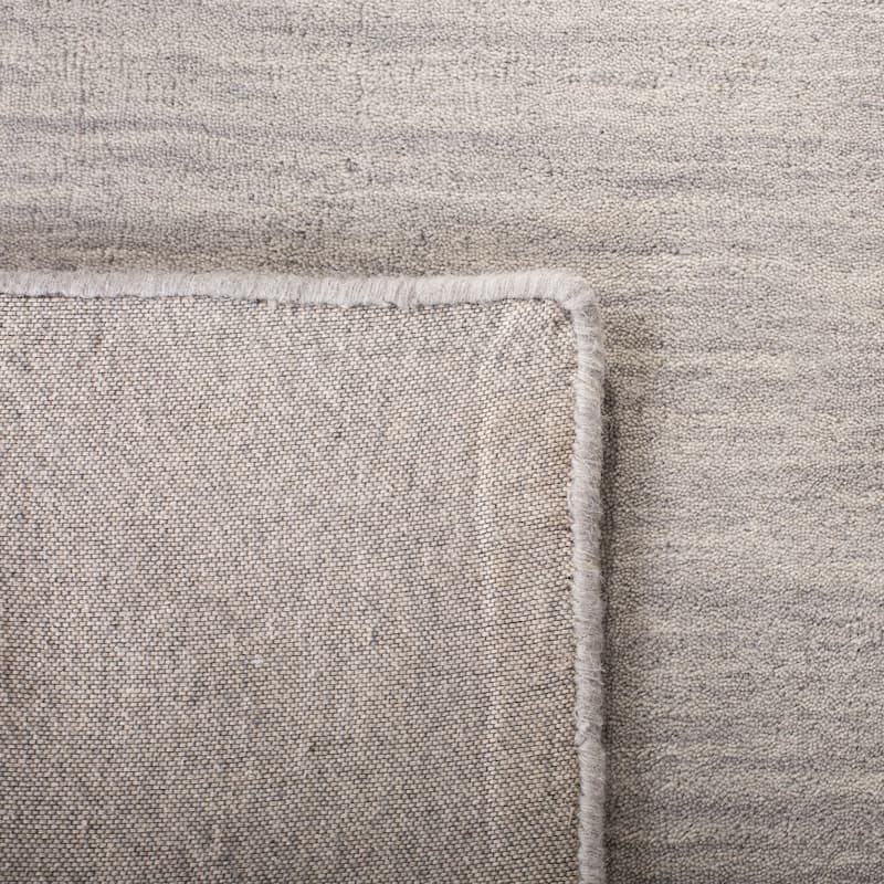 SAFAVIEH Handmade Kids Armanda Wool Rug