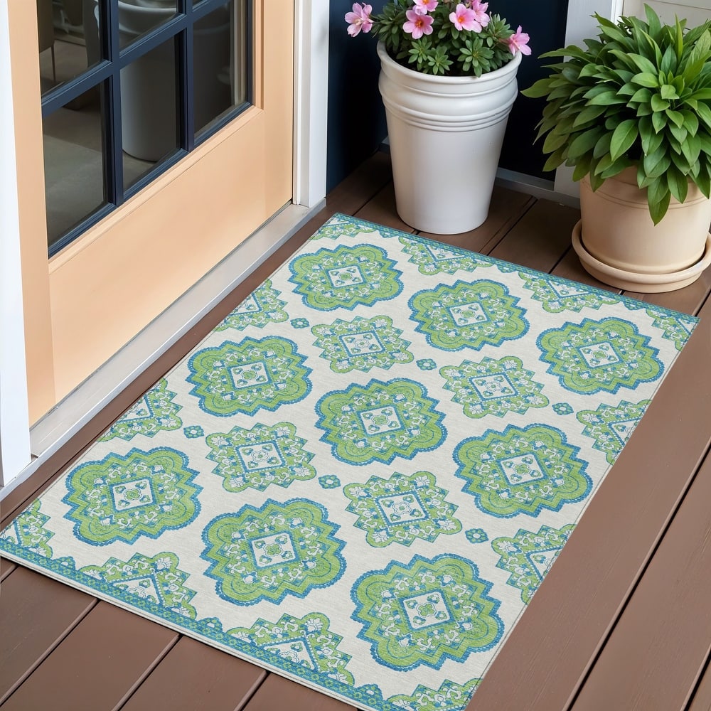 HomeRoots Medallion Transitional Rectangle Outdoor Rug