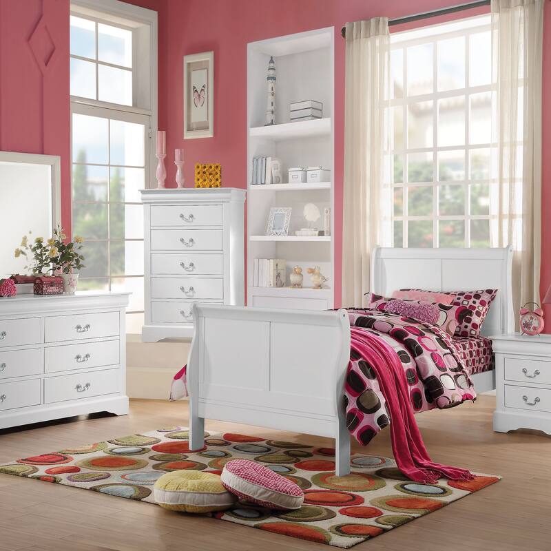 Elegant White Sleigh Bed with Classic Design and Storage Drawer