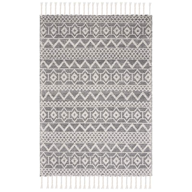 SAFAVIEH Handmade Natura Fehrat Wool Braided Tassel Rug - 4' x 6' - Ivory/Black