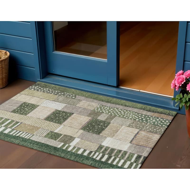 HomeRoots Geometric Transitional Rectangle Outdoor Rug - 3' x 5'