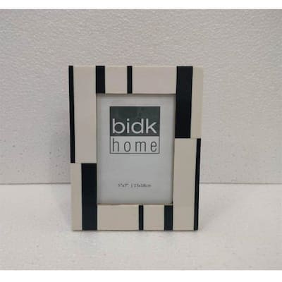 Rectangular Picture Frame - for 5" x 7" Photo - Black and White - 5-inchx7-inch