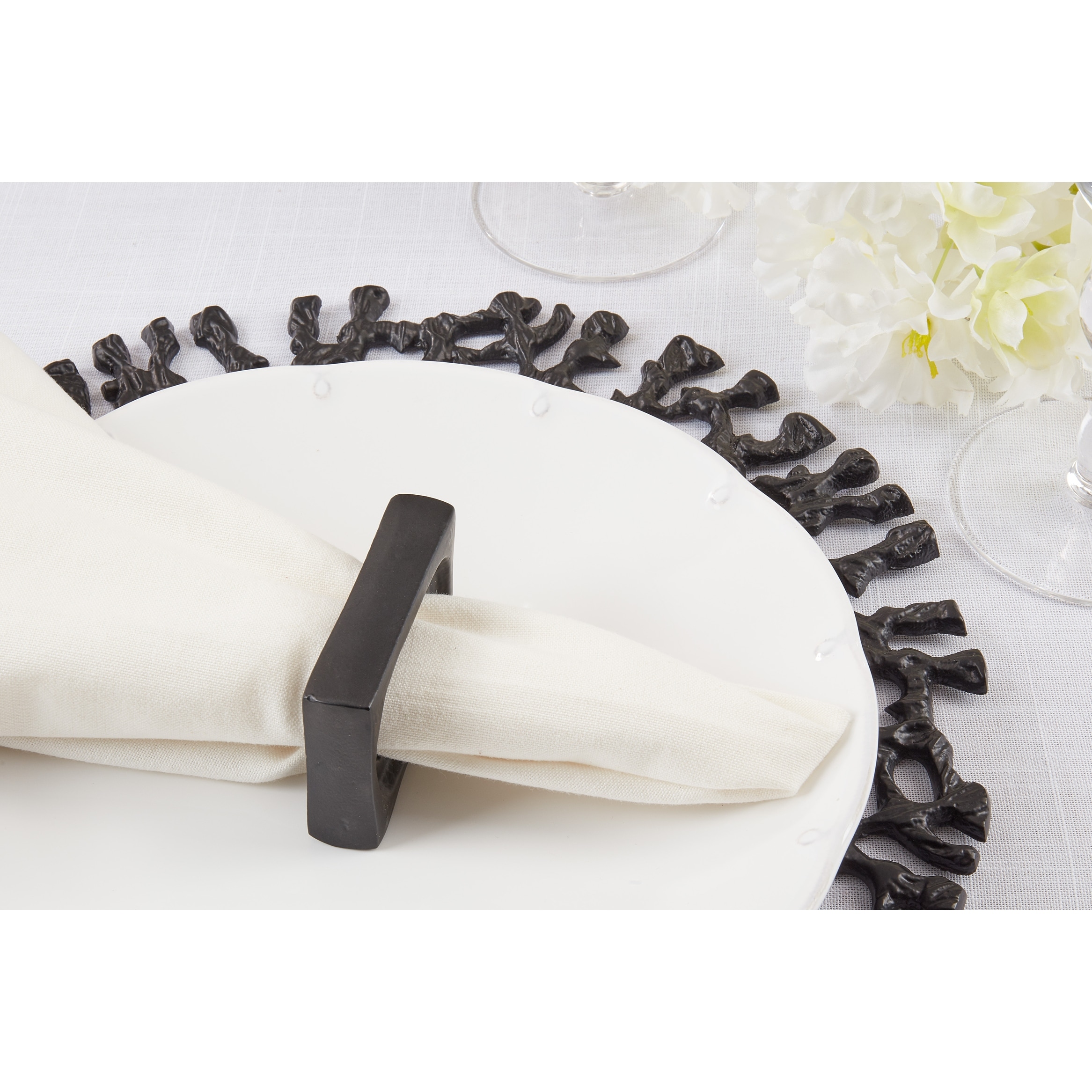 https://ak1.ostkcdn.com/images/products/is/images/direct/8fd496bc3d8136a114e11abdefb84627e6564791/Rectangle-Design-Napkin-Rings-%28Set-of-4%29.jpg