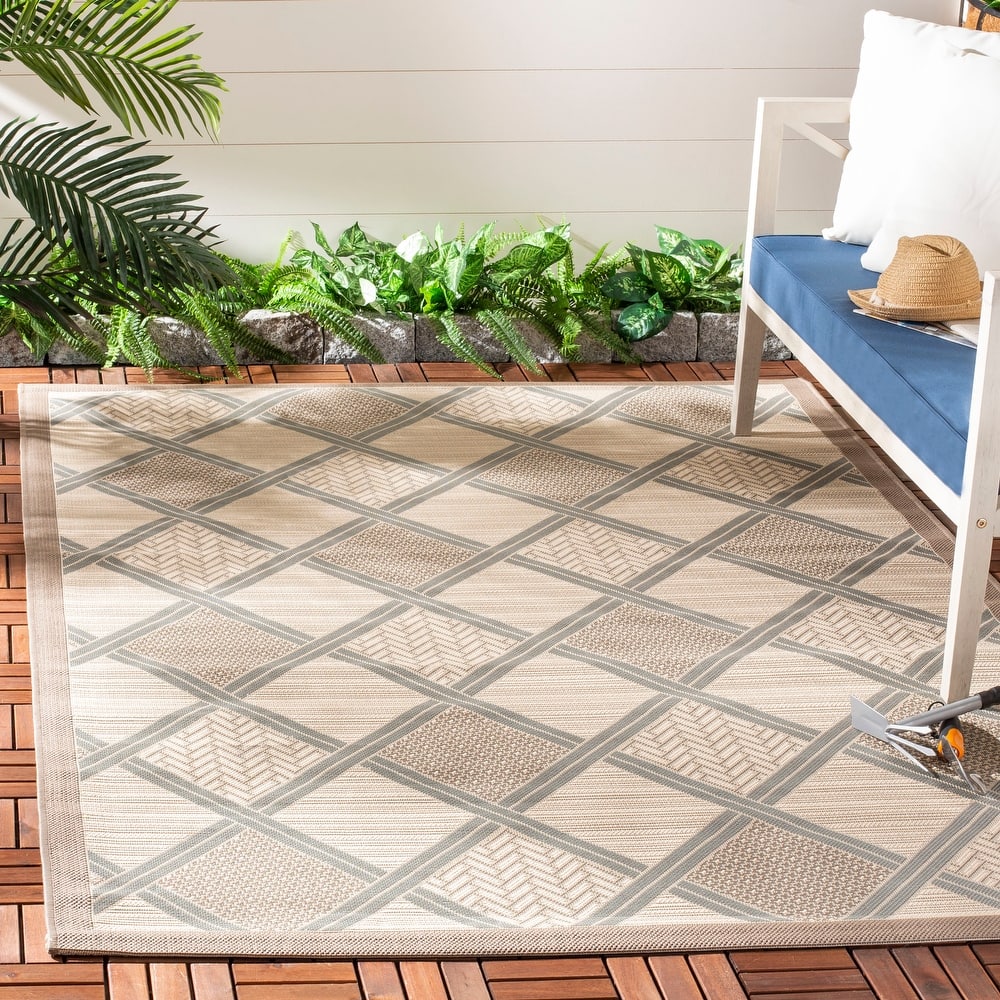 SAFAVIEH Courtyard Stiliana Indoor/ Outdoor Waterproof Patio Backyard Rug