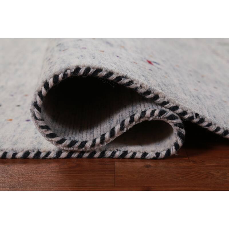 Hand Knotted Oriental 100% Wool Carpet Tribal Animal Pictorial Beige & Ivories Gabbeh Area Rug - 7' 10'' X 5' 2''