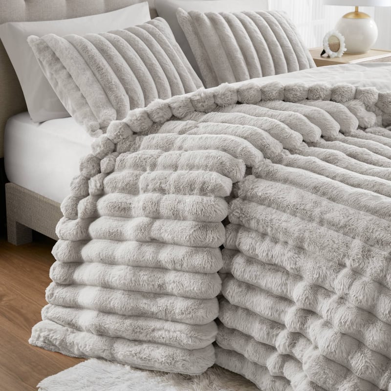 Madison Park Jasmine Ultrasoft Faux Fur Ribbed Comforter Set