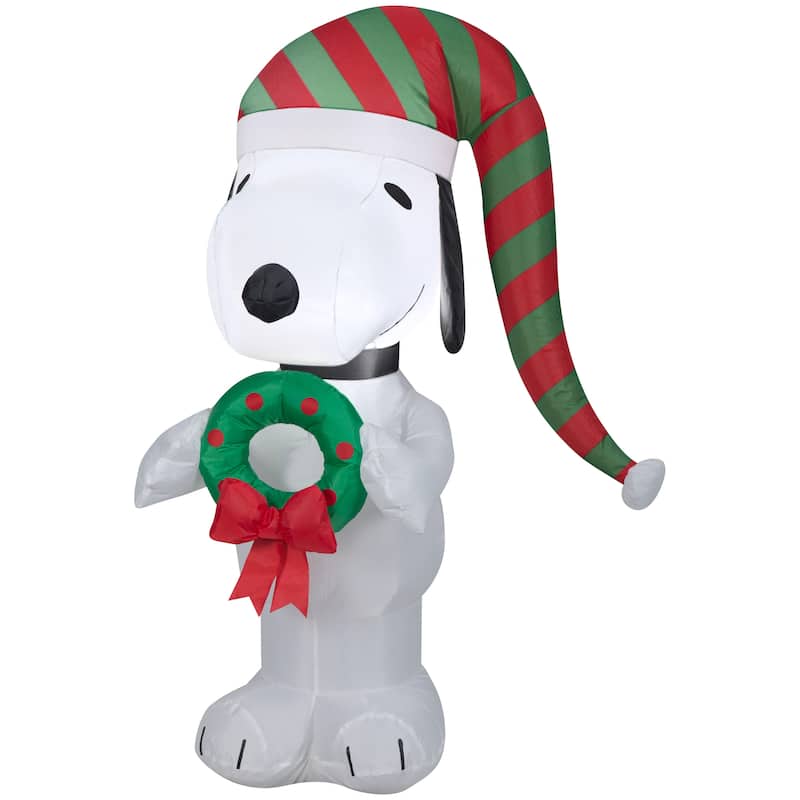 Airblown Inflatable Snoopy with Wreath