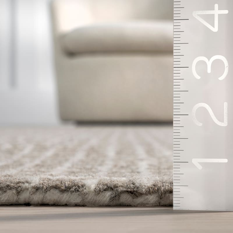 Nuloom Melrose Checked Wool Area Rug