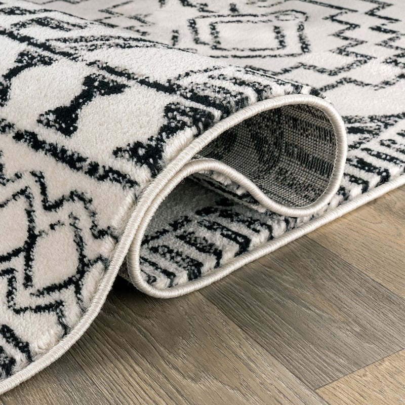 Contemporary Distressed Geometric Area Rug