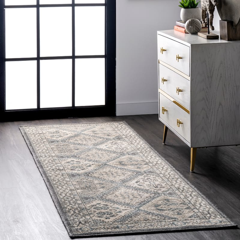 Nuloom Becca Traditional Tiled Area Rug - 2' 6" x 8' - Charcoal