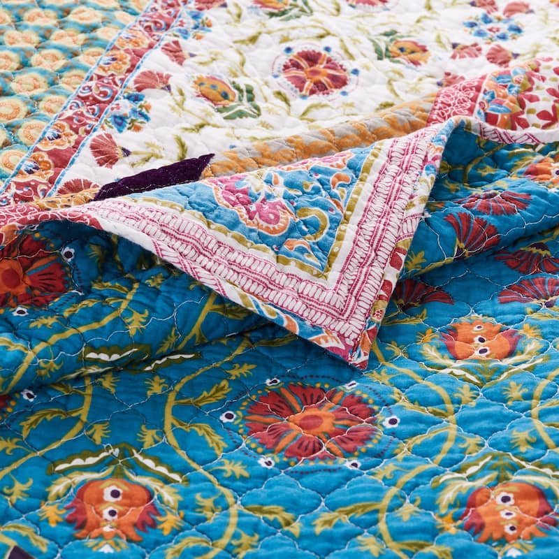 Greenland Home Fashions Thalia 100% Cotton Throw Quilt with Velvet Embellishments