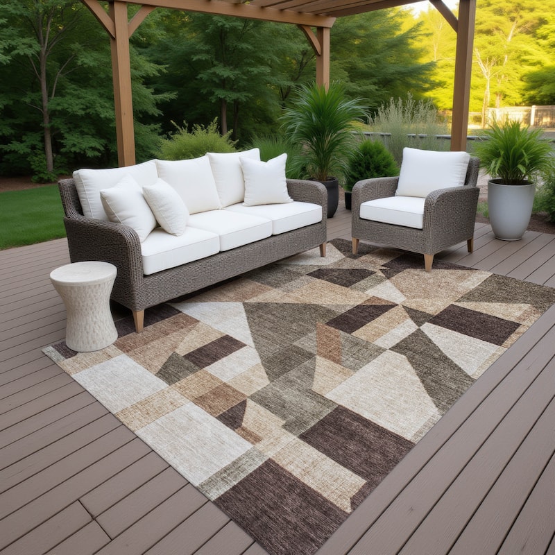 Machine Washable Indoor/ Outdoor Modern Geo Chantille Rug