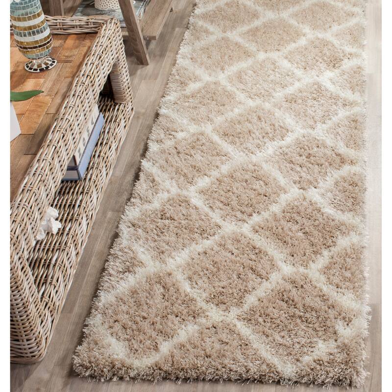 SAFAVIEH Montreal Shag Marcelle 2-inch Thick Rug - 2'3" x 5' - Beige/Ivory