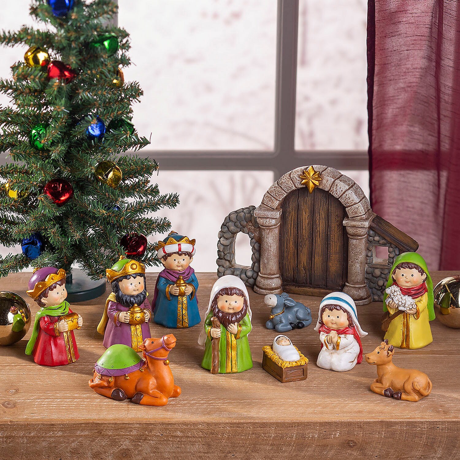 Mini Crèche De Noël En Résine - Figurines Colorées, Boîte En Fer, Décoration De Table 9,5x6 Cm