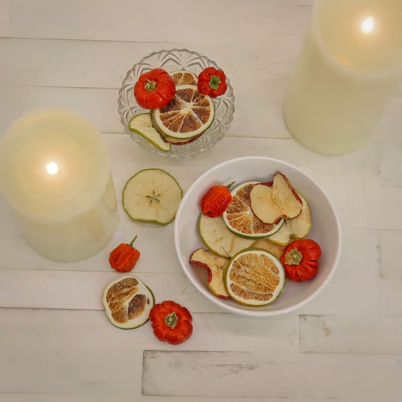 6" 250 Gram Mixed Potpourri Red and Green Apples, Sliced Limes, Chiles - 6 in