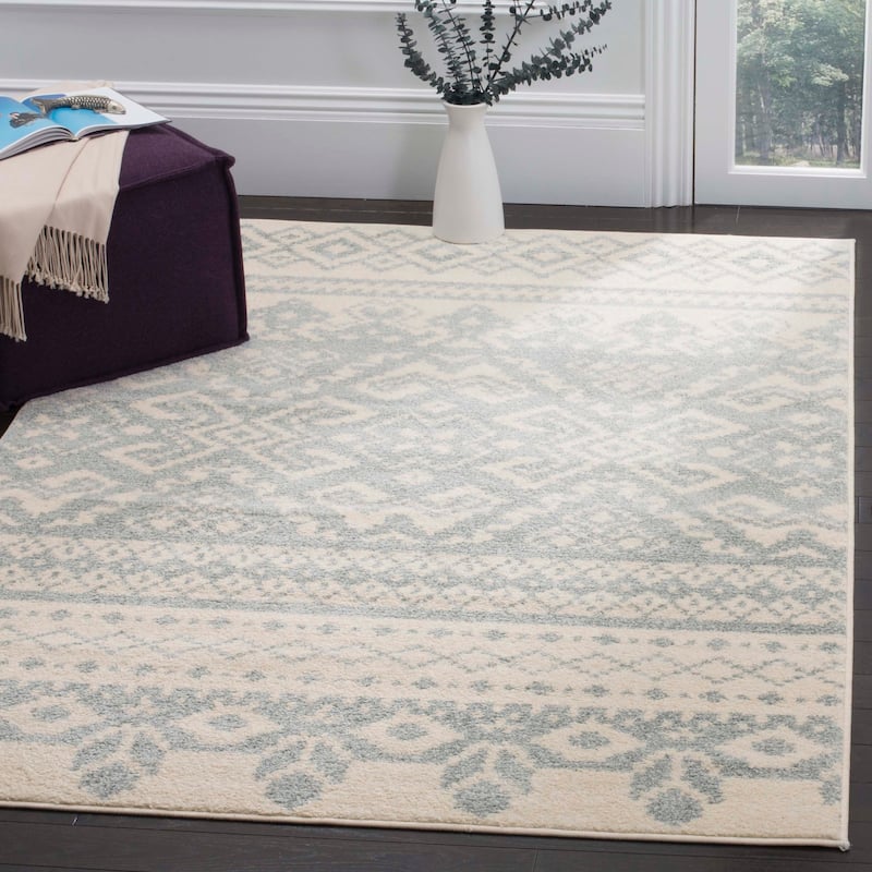 SAFAVIEH Adirondack Barlina Rustic Boho Rug - 6' x 9' - Ivory/Slate