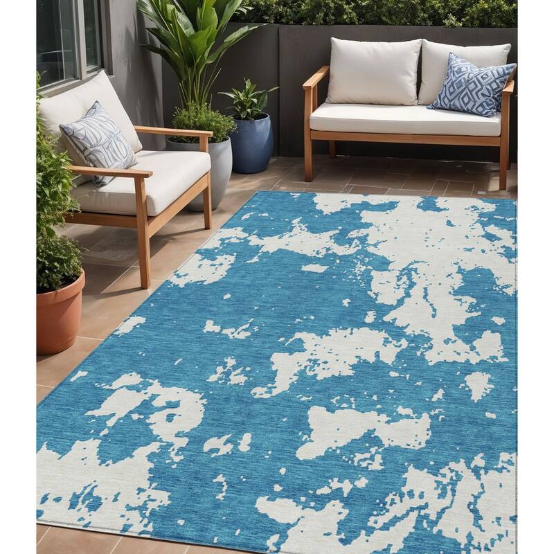 HomeRoots Abstract Transitional Rectangle Outdoor Rug - 5' X 8'