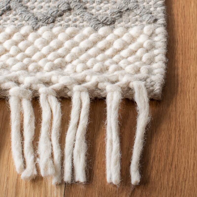 SAFAVIEH Handmade Natura Quitterie Moroccan Wool Rug