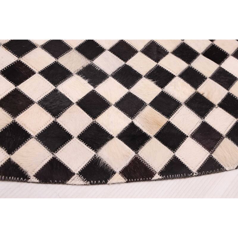 ECARPETGALLERY Handmade Cowhide Patchwork Black, Cream Leather Rug - 7' x 7'