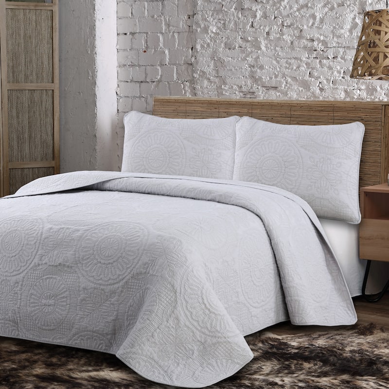 The Curated Nomad Cantina Cotton Quilt Set