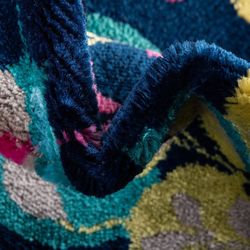 Contemporary Chorisia Collection Area Rug